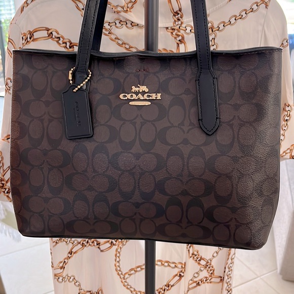 Coach Handbags - COACH EUC Gallery Tote in Signature Canvas - Cocoa brown & black